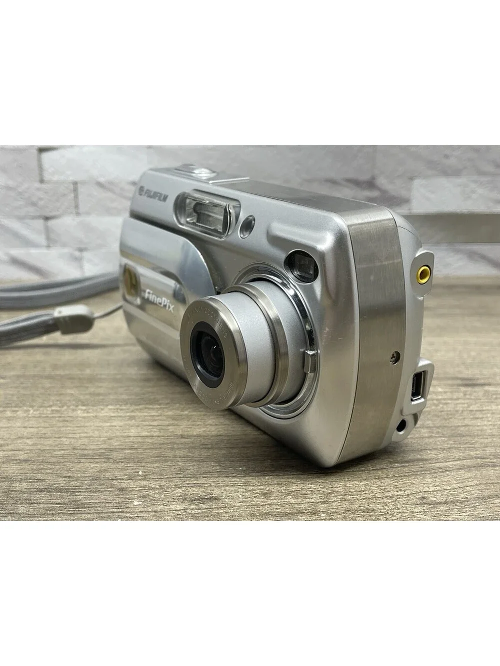 Fujifilm FinePix A Series A340 4.0MP Digital Camera Silver (No SD Card) Tested
